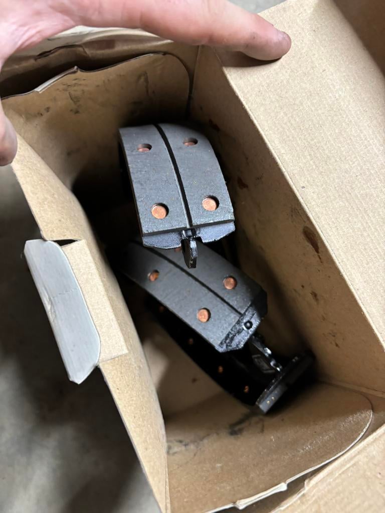 Opel kadett c remschoenen achter nieuw, Verzamelen, Merken en Reclamevoorwerpen, Ophalen, Nieuw, Gebruiksvoorwerp