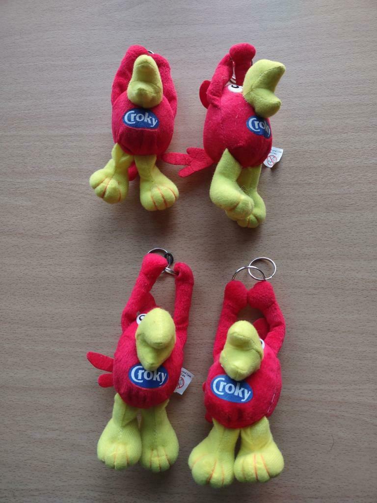 diverse sleutelhangers met knuffels aan, Ophalen, Zo goed als nieuw