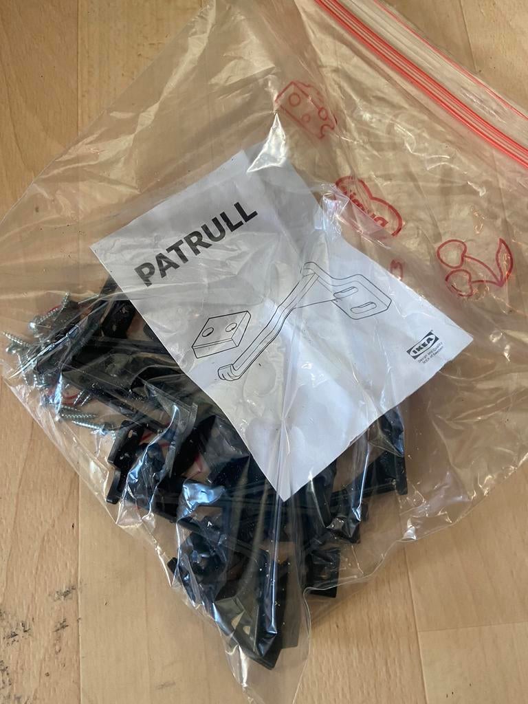 13 pièces Patrull ikea, Enlèvement