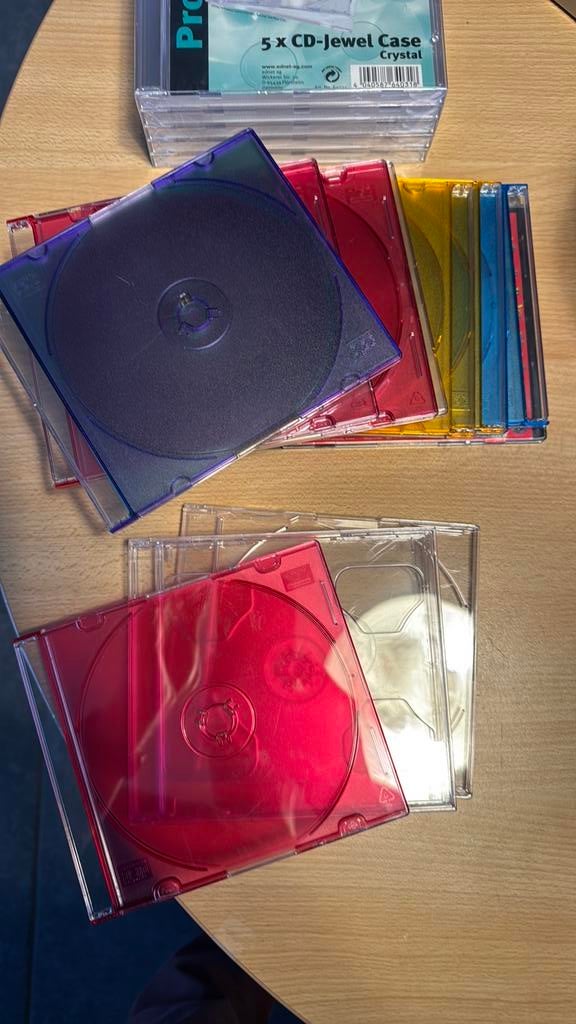 Lege CD doosjes. Kleuren, Cd's en Dvd's, Ophalen, Zo goed als nieuw