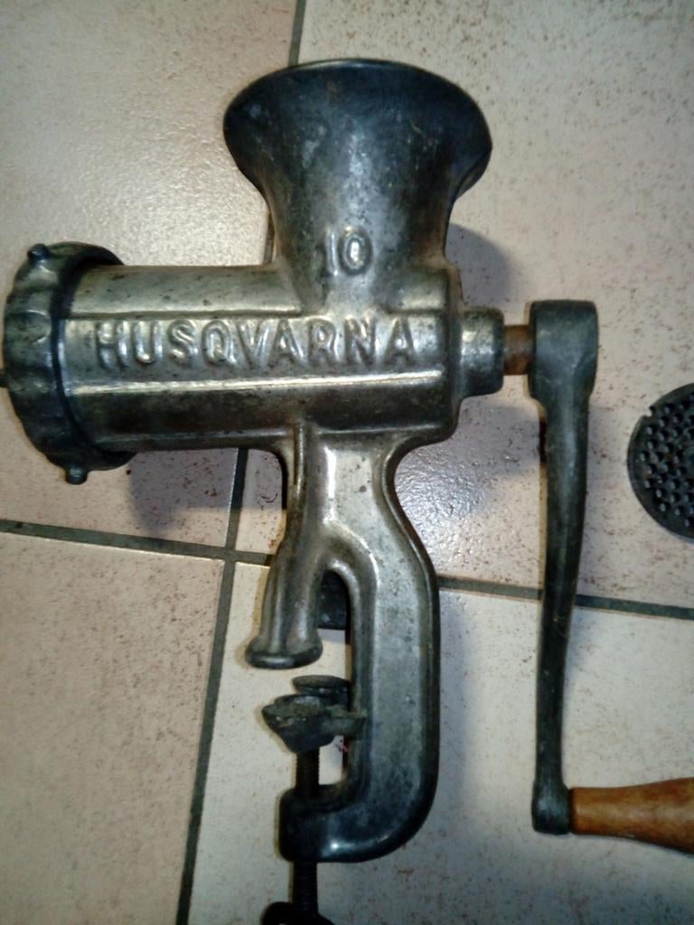 Antieke vleesmolen, Enlèvement