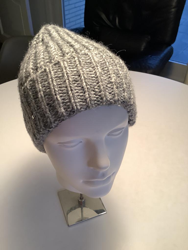 Muts dames, Kleding | Dames, Ophalen of Verzenden, Zo goed als nieuw, Muts