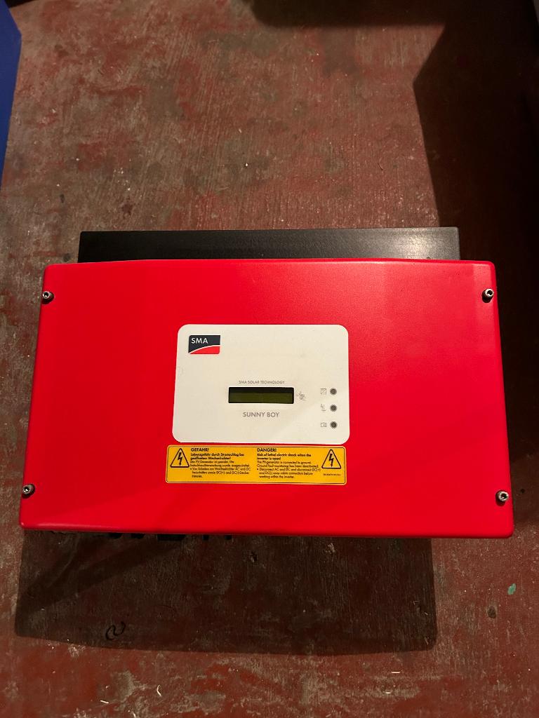 Omvormer SMA Sunny Boy 1700, Doe-het-zelf en Bouw, Ophalen, Zo goed als nieuw