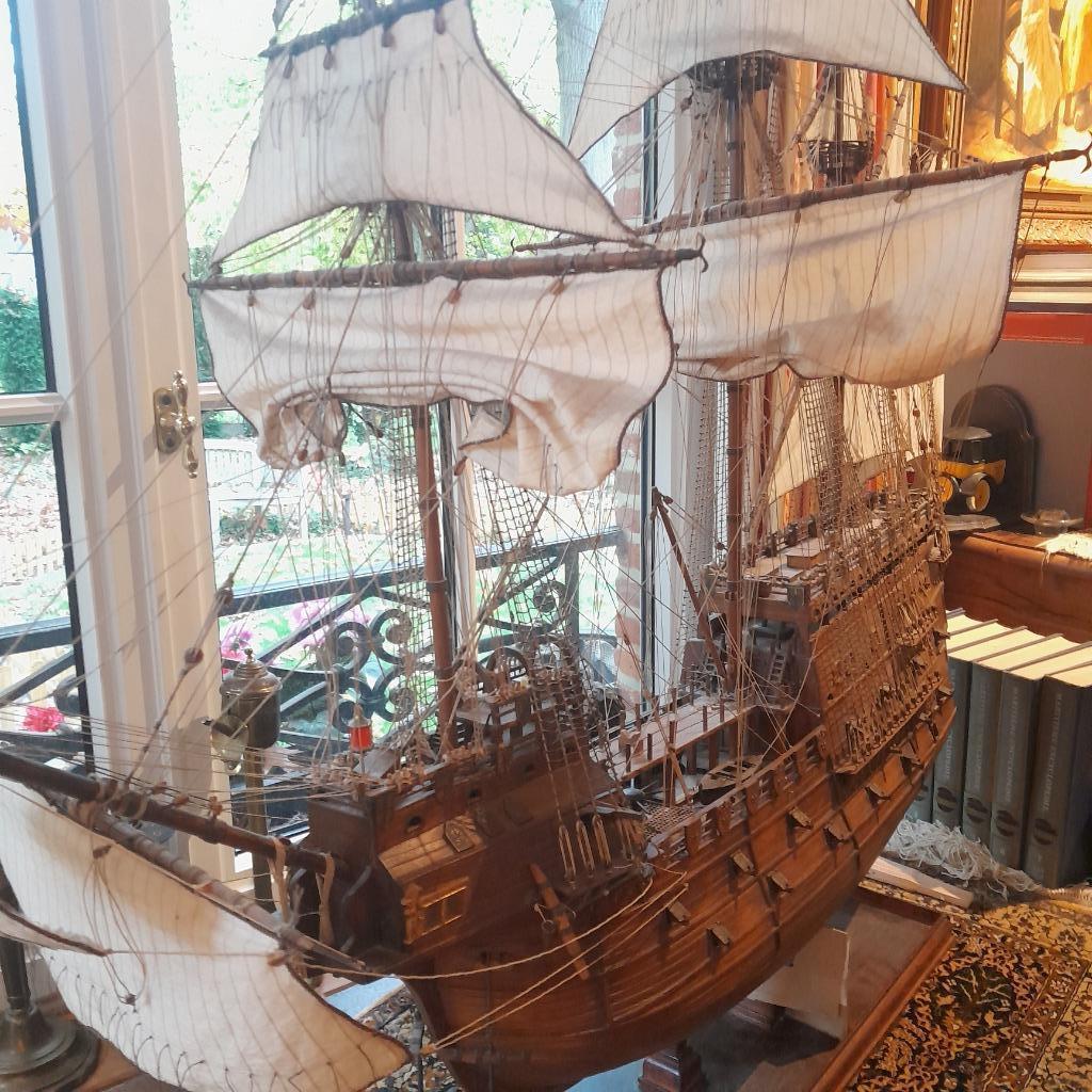 The ark Royal 1587, 130x110x65 cm perfect  vele details, Hobby & Loisirs créatifs, Modélisme | Bateaux & Navires, Comme neuf, Plus grand que 1:32