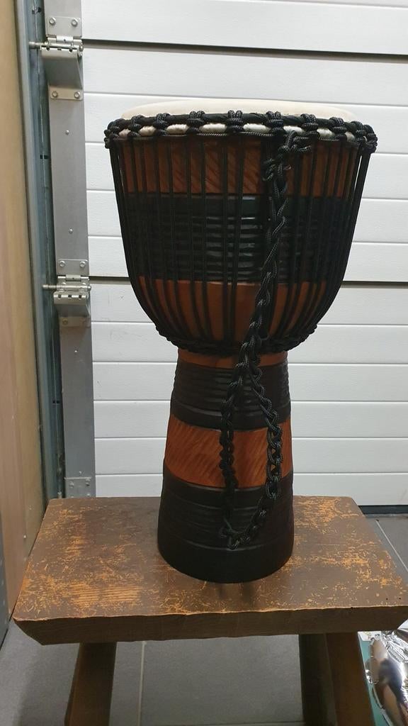 Djembé Meinl ADJ 3-M (medium), Musique & Instruments, Percussions, Enlèvement