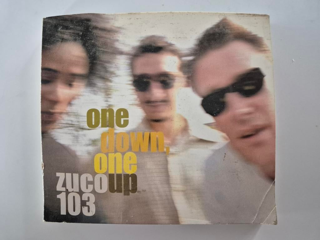 2CD Zuco 103 - un en bas, un en haut, Enlèvement ou Envoi, Comme neuf