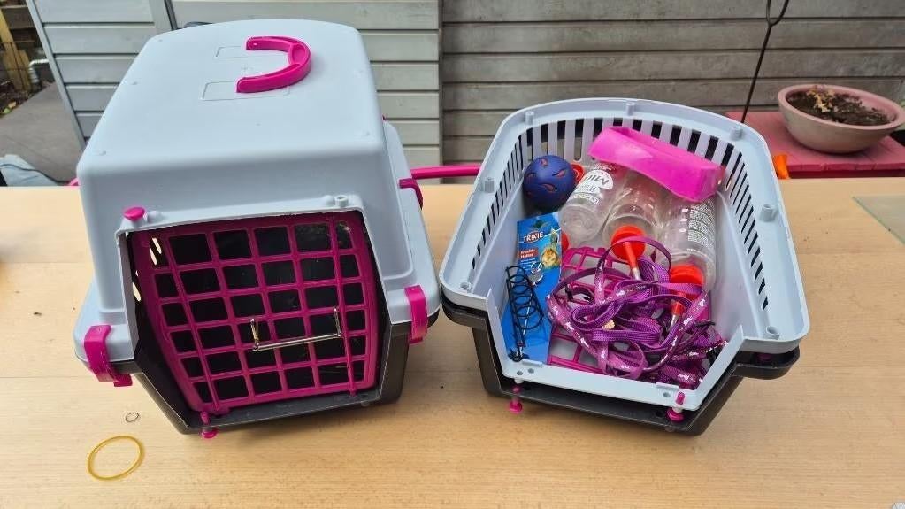 Konijn spulletjes & transportmandjes, Ophalen, Gebruikt, Transportkoffer of -box