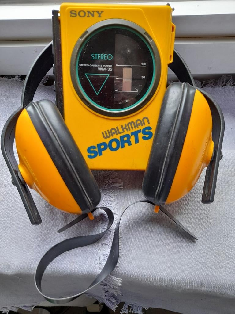 Walkman Sony sports stéréo..fonctionnel., Ophalen, Zo goed als nieuw