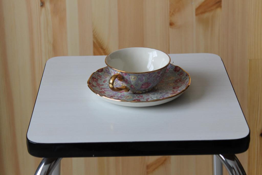 Lot de 12 tasses et sous-tasses Boch, Enlèvement