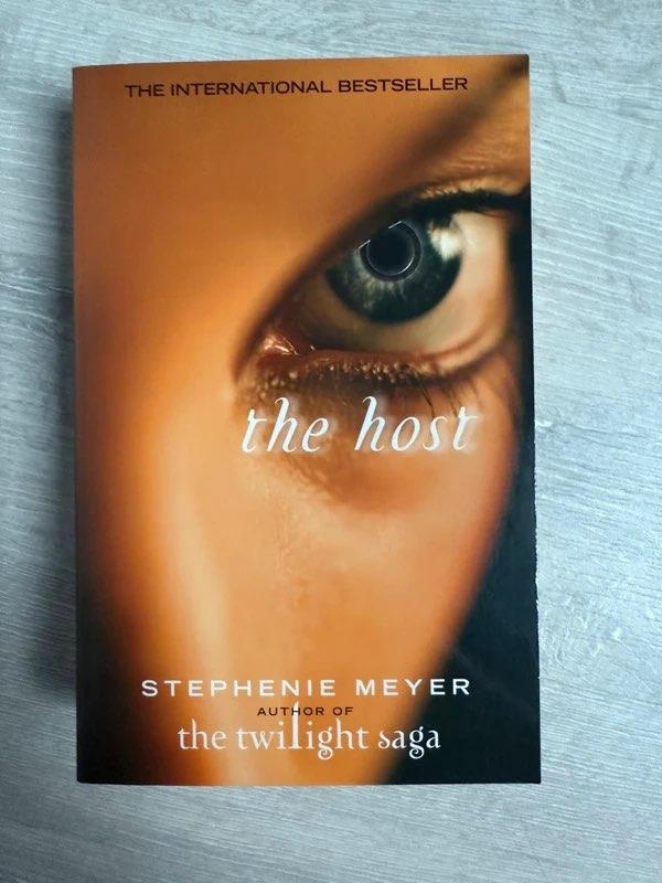 Livre “The host” Stephenie Meyer, Ophalen of Verzenden, Zo goed als nieuw, Stephenie Meyer