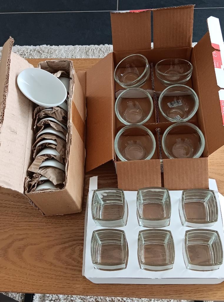 24 apero tapas glaasjes / schaaltjes, Huis en Inrichting, Ophalen of Verzenden, Zo goed als nieuw, Effen, Overige typen
