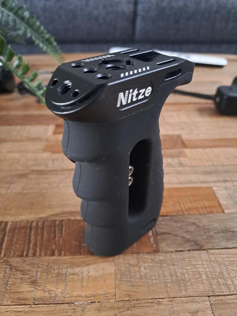 Nietze zijhandgrip, Ophalen of Verzenden, Zo goed als nieuw