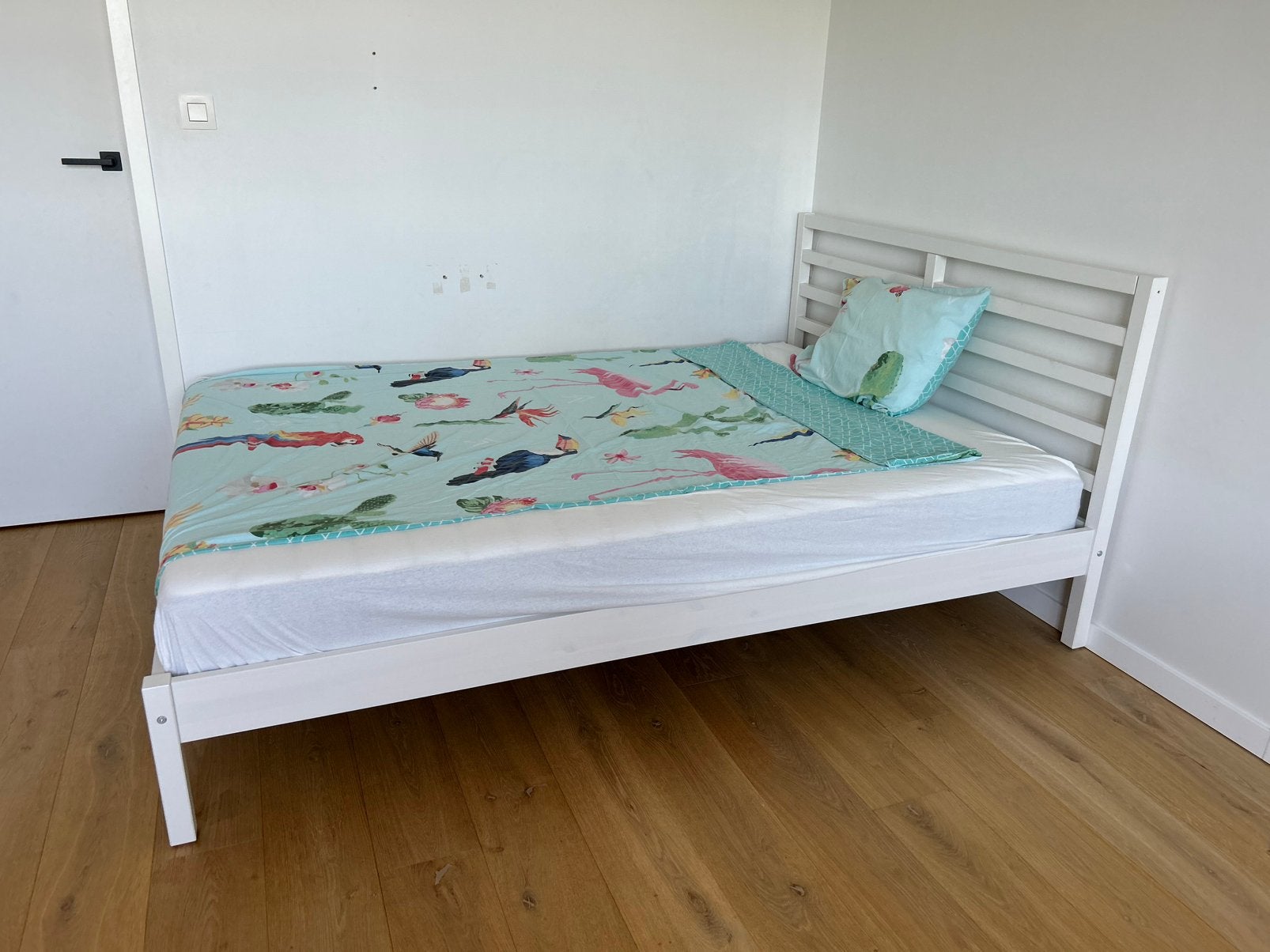 Ikea - bed (140x200) + matras, Ophalen, Zo goed als nieuw, Matras