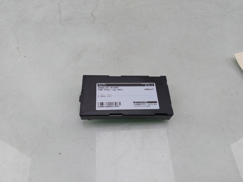 CHARGEUR DE TELEPHONE A INDUCTION (|NX7T19J235AD|2641479|), Ford-Werke GmbH, Utilisé, Kunden@ford.com, Henry-Ford-Straße  1
50735  Köln, DE