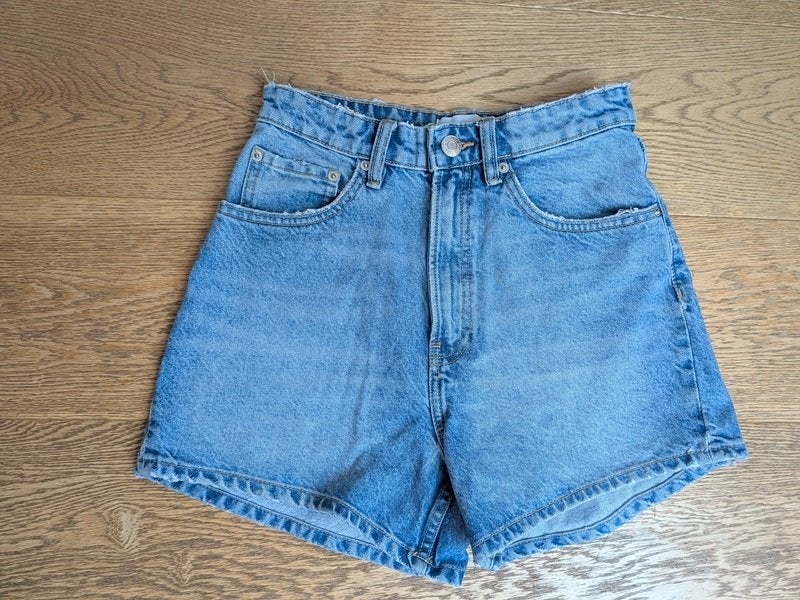 Zara - short en jeans - size XS, Enlèvement, Porté, Taille 34 (XS) ou plus petite