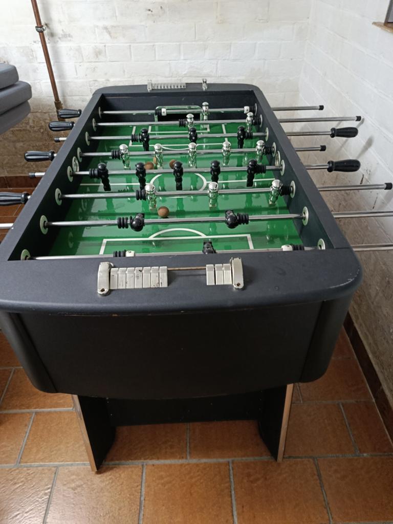 Voetbaltafel, Ophalen