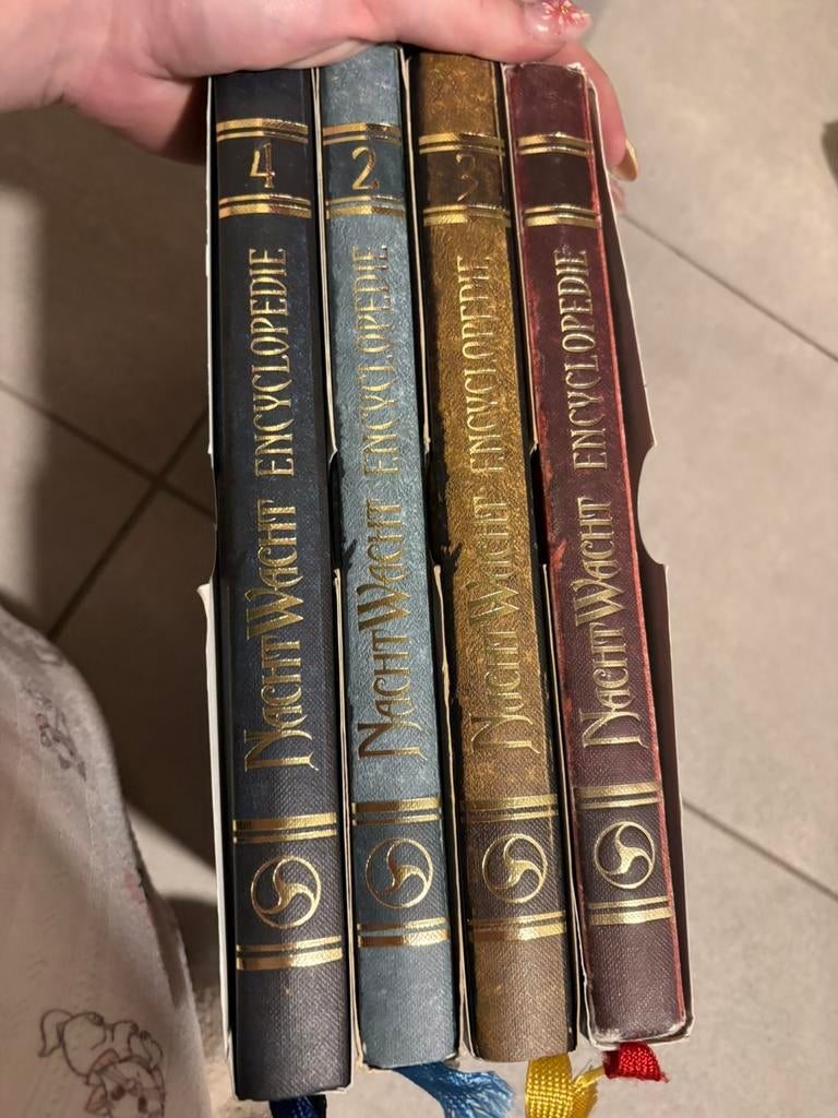 4 livres Nachwacht, Enlèvement, Comme neuf