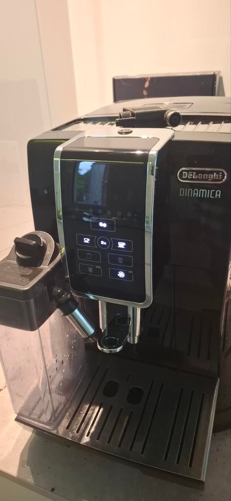 Delonghi Dinamica koffiemachine met melkkan + GARANTIE, Elektronische apparatuur, Koffiezetapparaten, 10 kopjes of meer, Koffiemachine