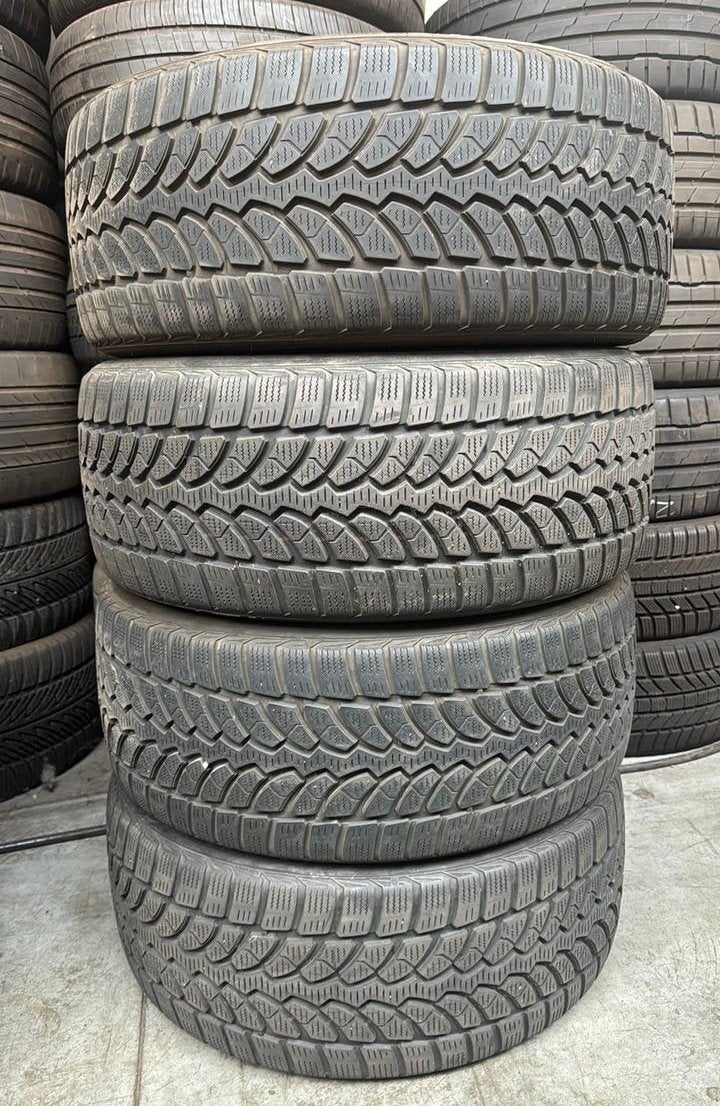 Pneus d'hiver 2454020 245/40/20 245/40R20 marque Bridgestone, Enlèvement