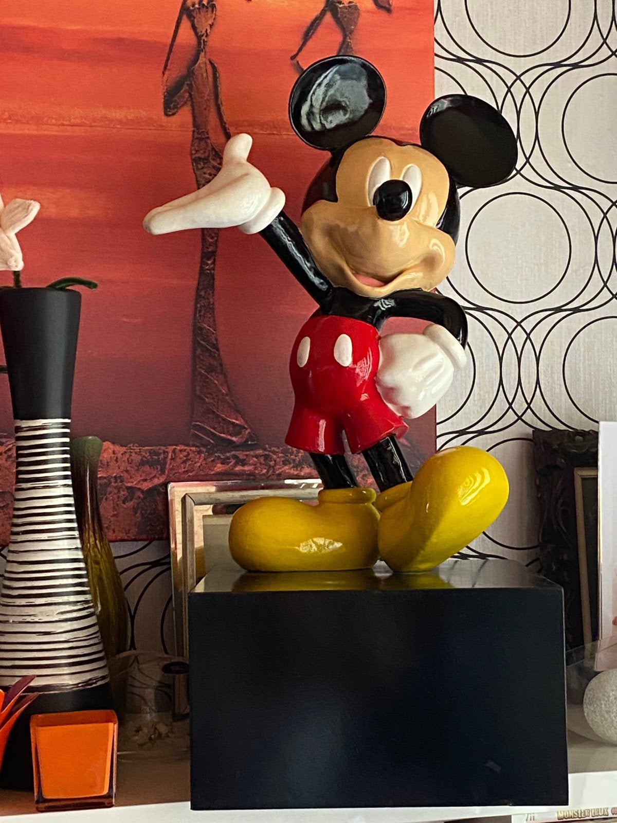 Mooi Mickey Mouse beeld, Ophalen