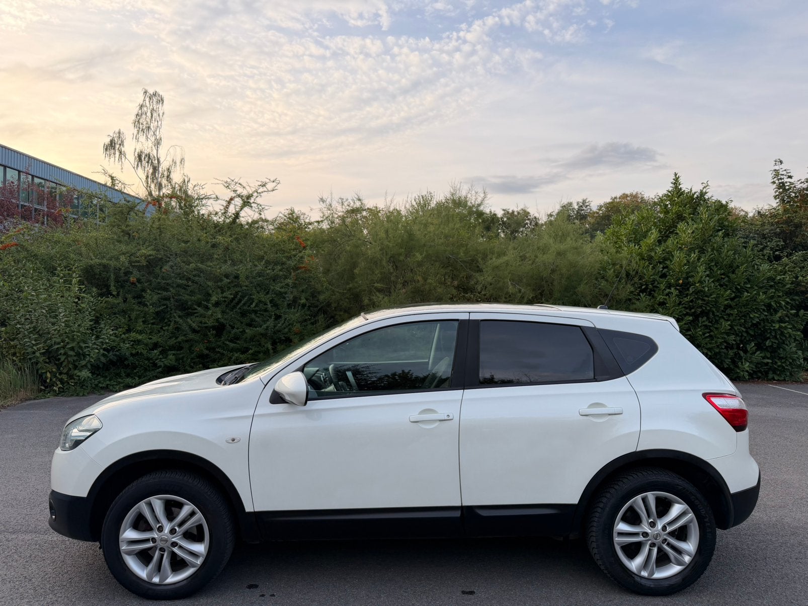 Nissan Qashqai 1.5 Dci / 1Main - Caméra - isofix - Aieco, Autos, Euro 5, Achat, Entreprise, Boîte manuelle