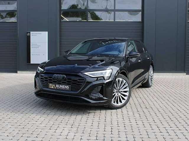 Audi Q8 e-tron 89 kWh 50 Quattro S line, Auto's, Automaat, Parkeersensor, Zwart, Elektrisch