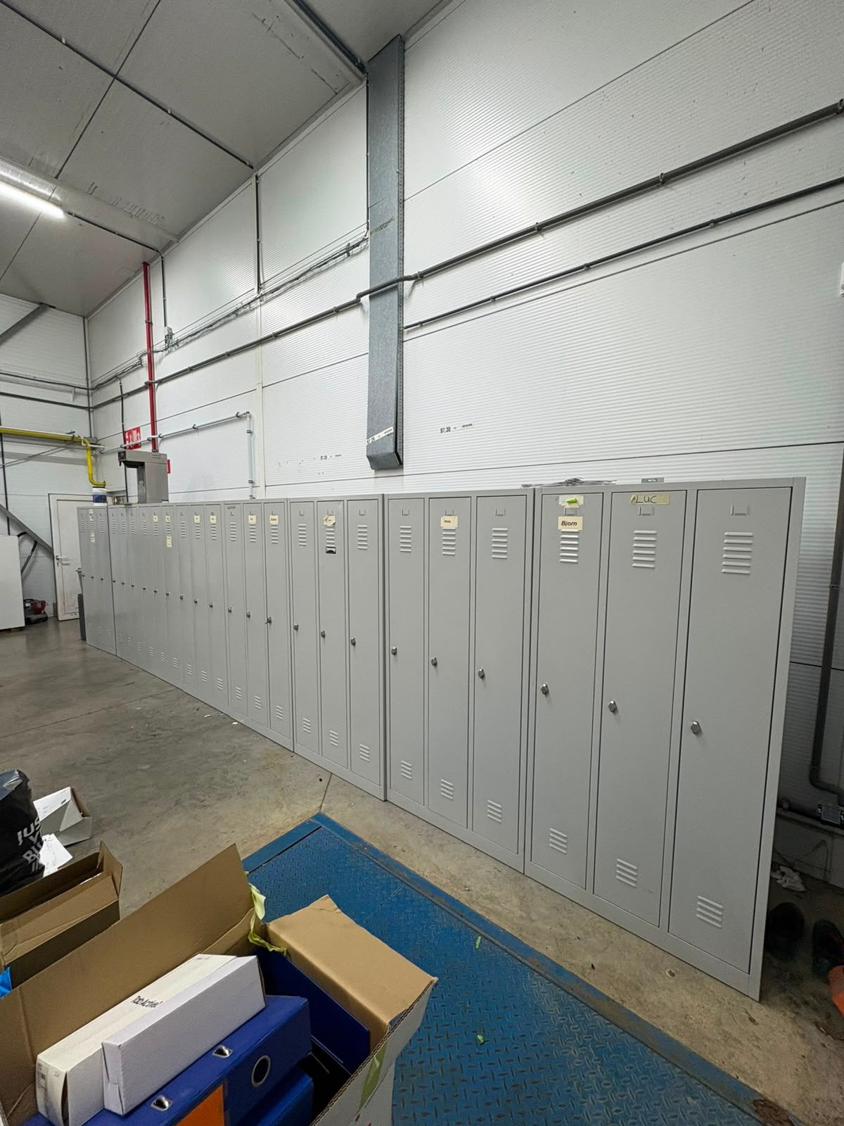 11 lockers te koop in zeer goede staat, Koop