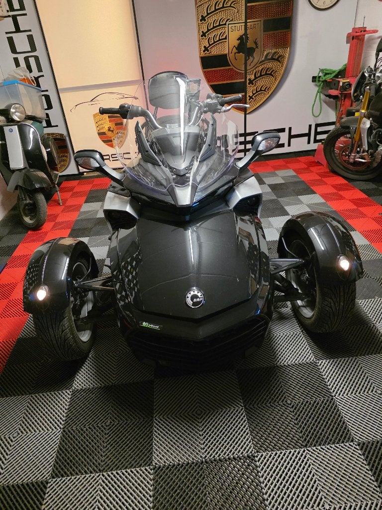 Can am, Motoren, 2 cilinders, 1330 cc, Meer dan 35 kW