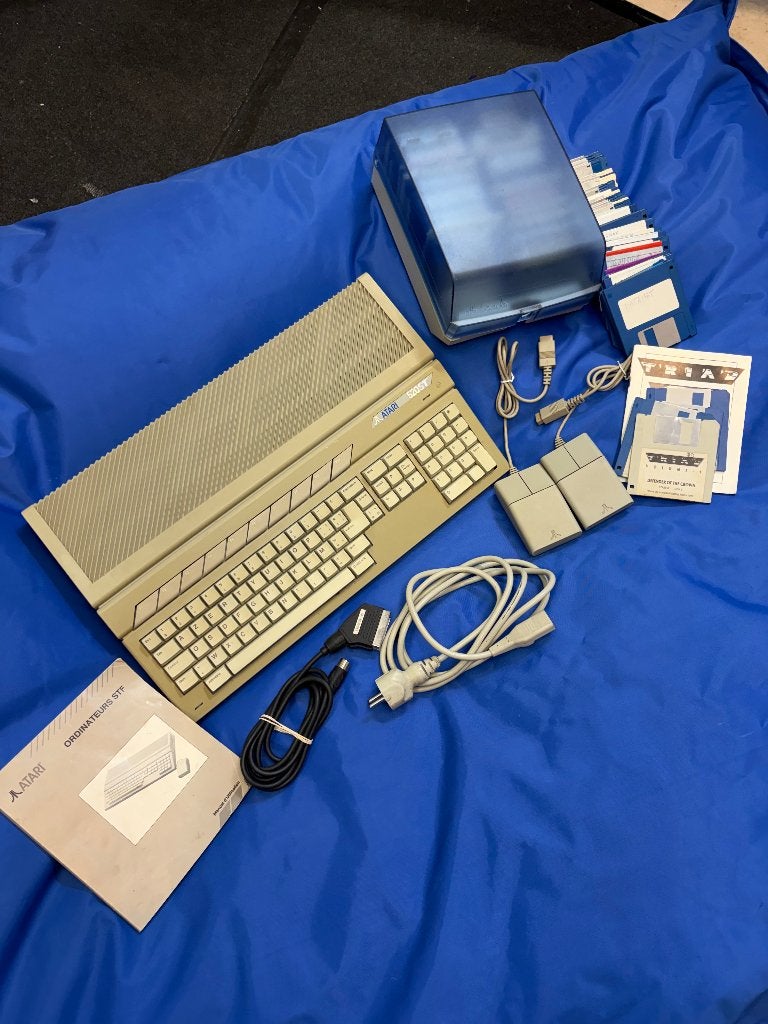 Atari 520 STF + 2 souris + disquettes et manuels, Informatique & Logiciels, Enlèvement ou Envoi, Atari