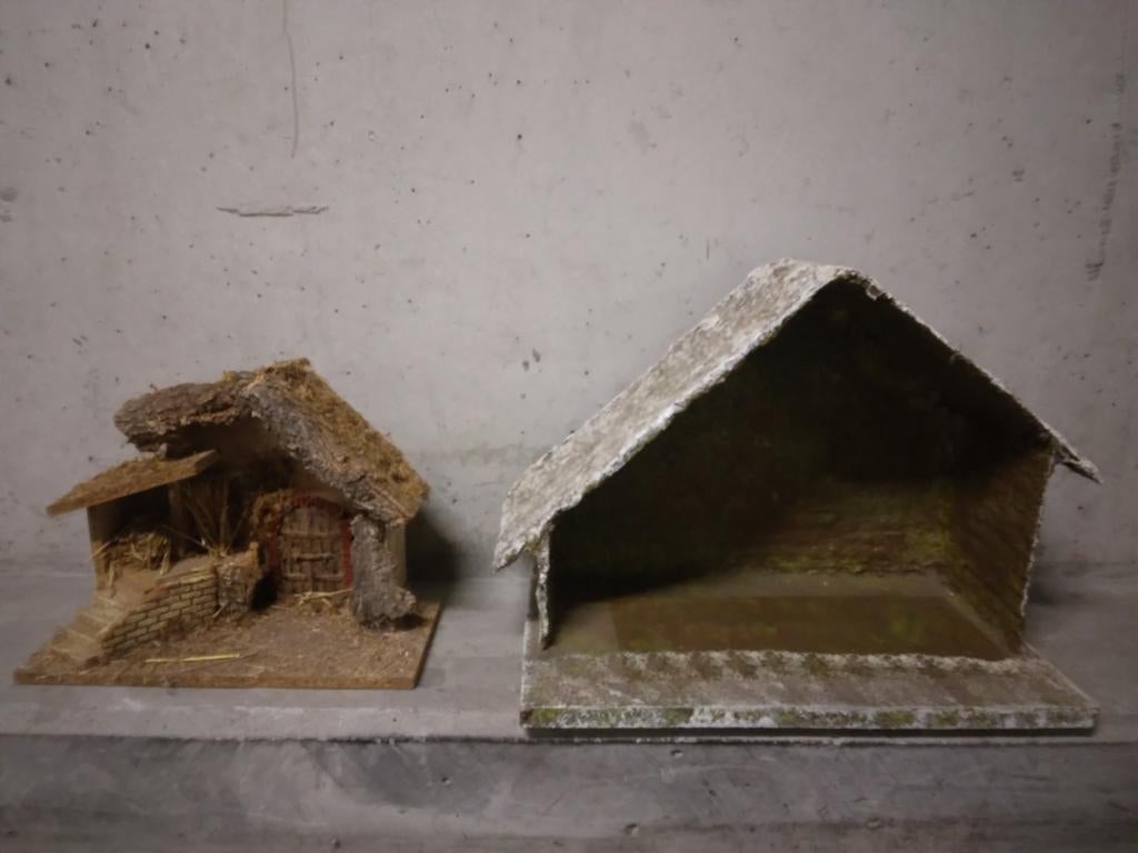 2 houten kerststallen, Diversen, Ophalen