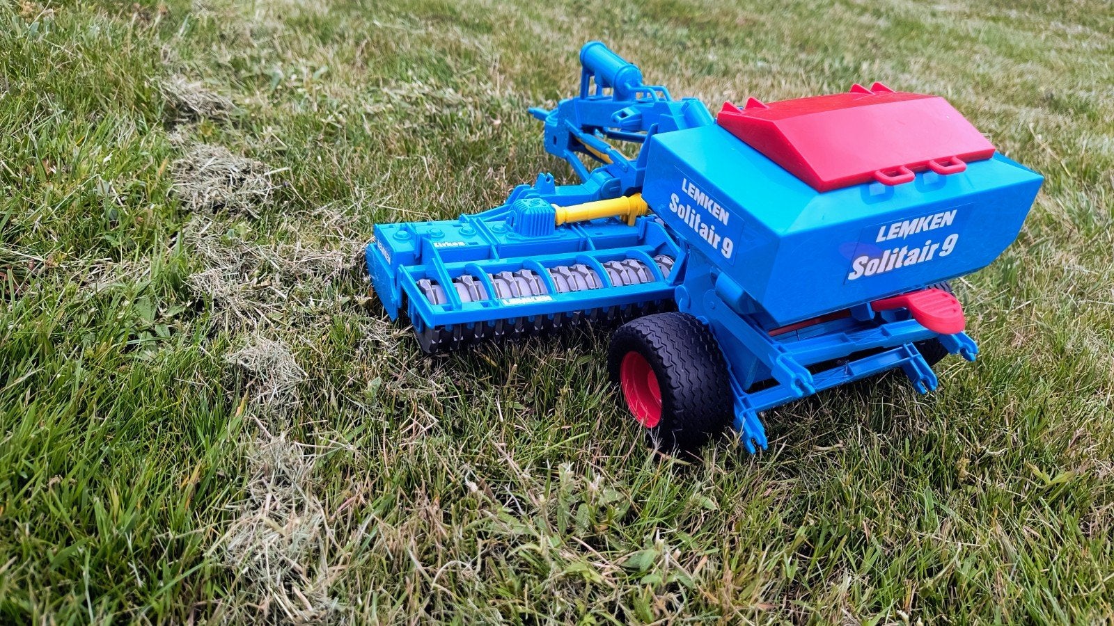 Lemken zaaimachine, Enlèvement