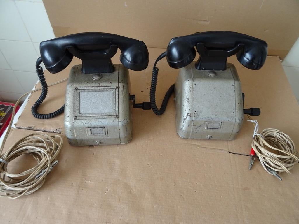 Vintage metalen telefoon veldtelefoon M.v.O. 39euro per stuk, Ophalen of Verzenden