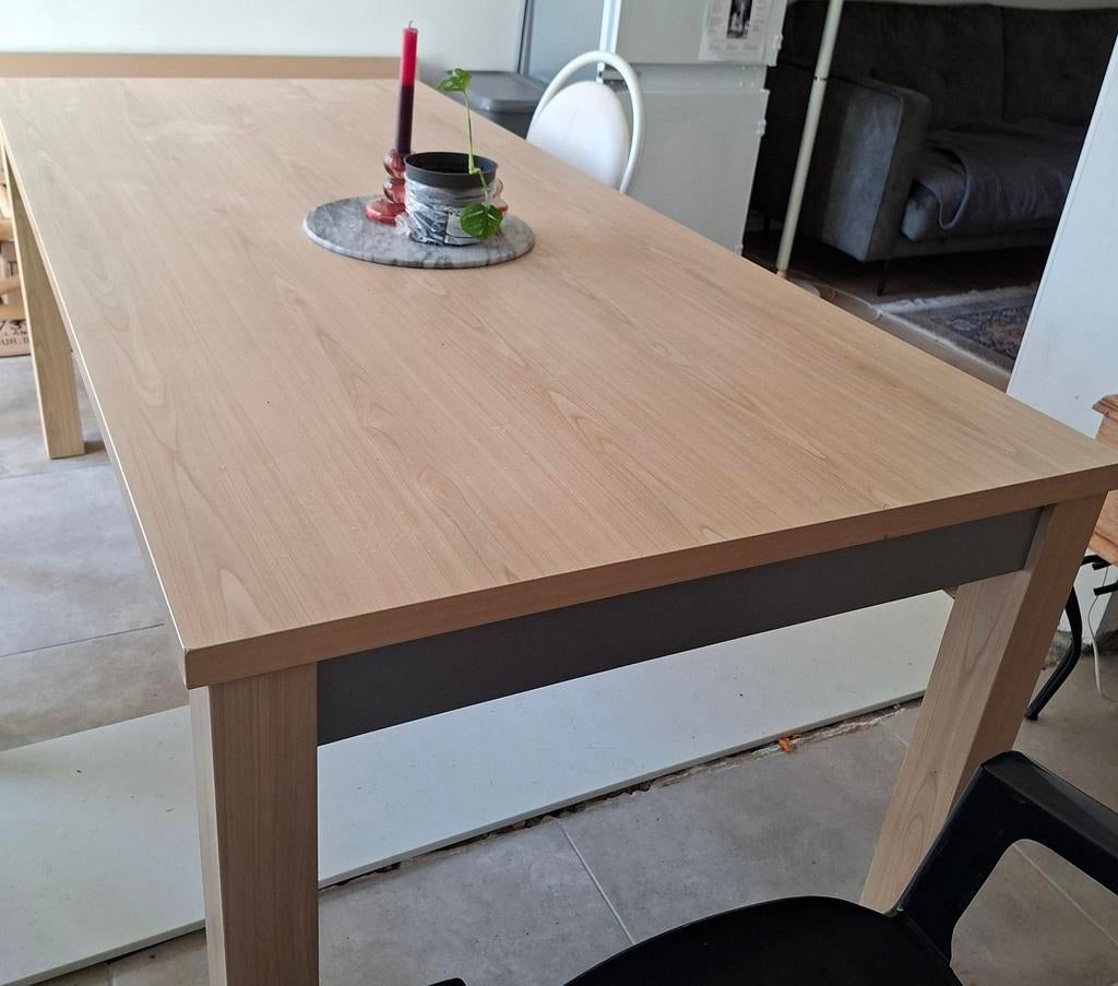 Grote eettafel, Ophalen