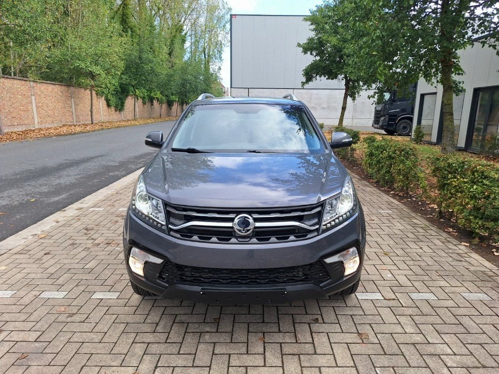 SsangYong Korando 2.0i | Airco | infotainment, Autos, SsangYong, Cuir, Argent ou Gris, Achat, Entreprise