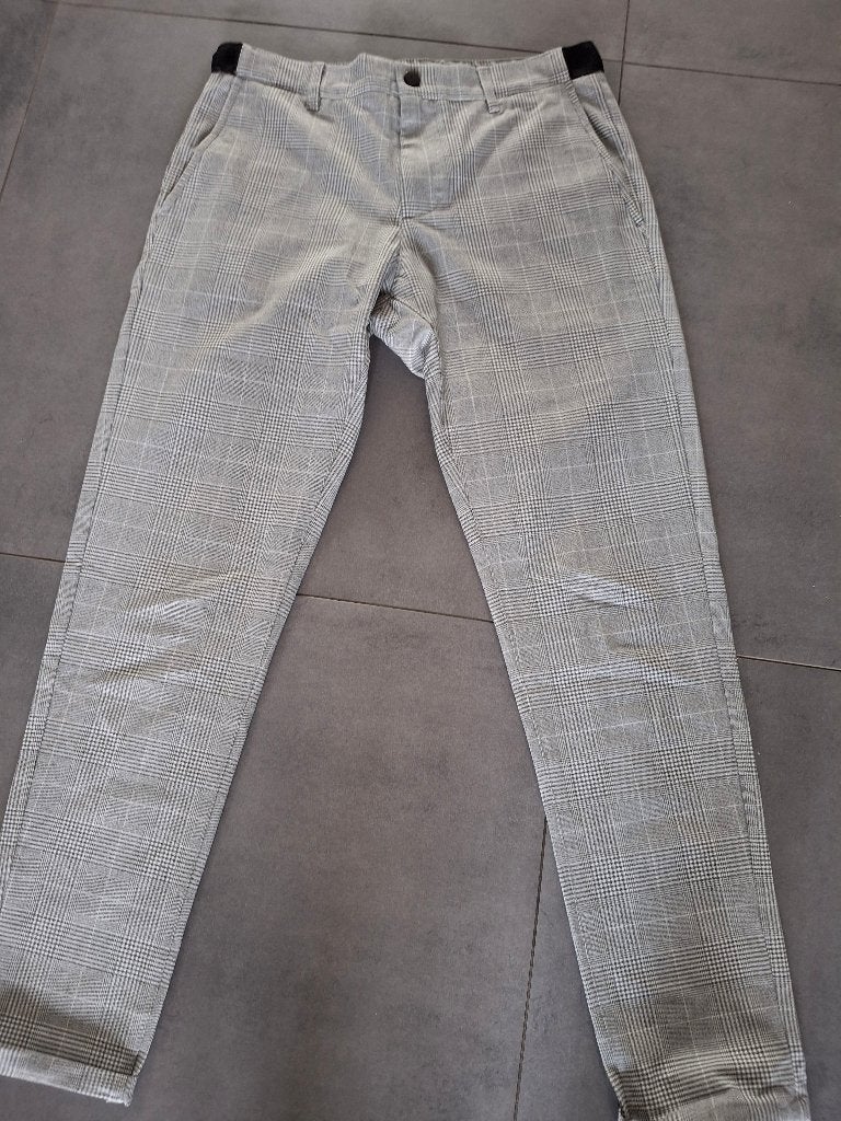 Broek ZARA Man chino in goede staat – maat S, Kleding | Heren, Ophalen of Verzenden, Maat 46 (S) of kleiner, Grijs, Zara Man