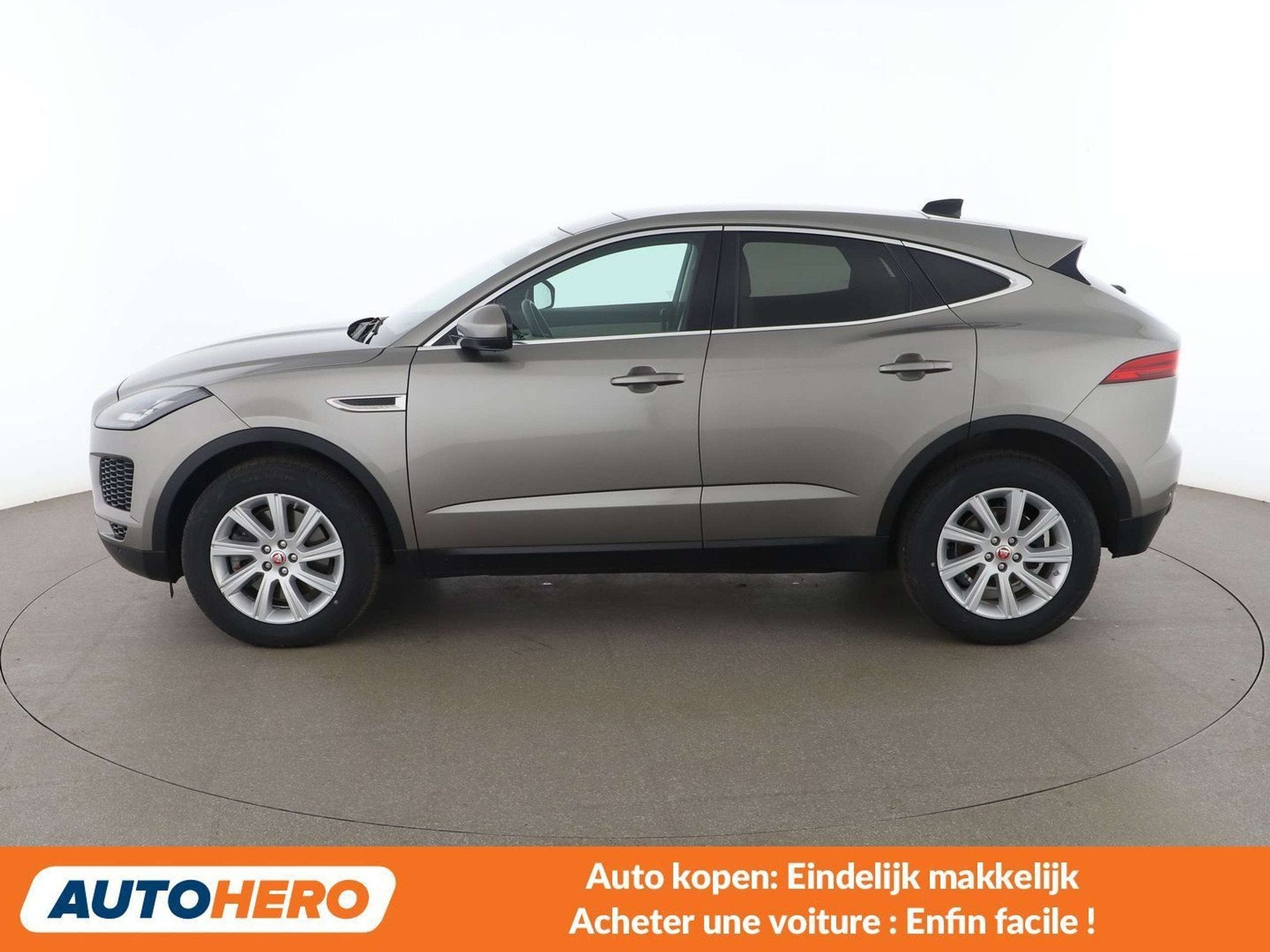 Jaguar E-Pace P200 S AWD (année de construction 2020), Autos, Cuir, Argent ou Gris, Achat, Euro 6