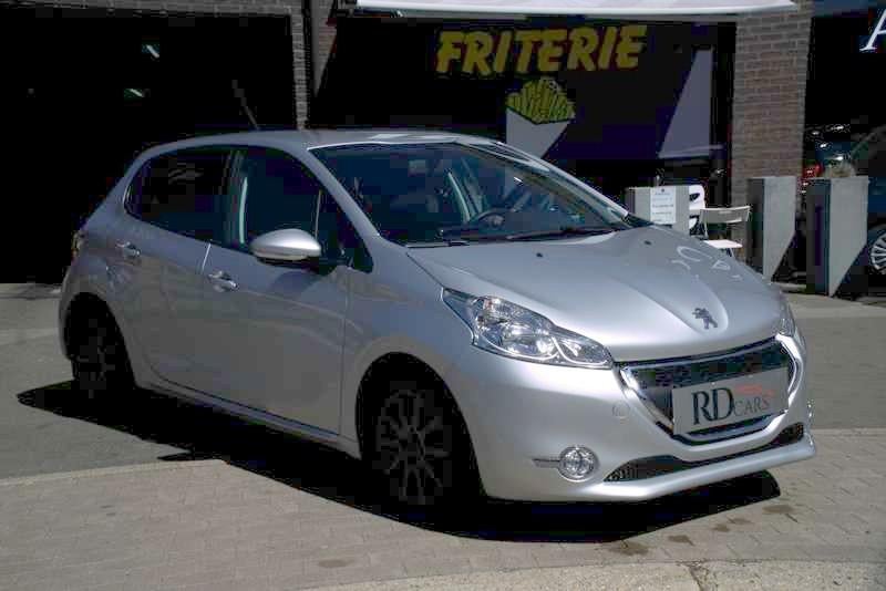 PEUGEOT 208 1600HDI 78819KM GARANTIE 1 JAAR, Auto's, Voorwielaandrijving, Euro 5, Stof, Zwart
