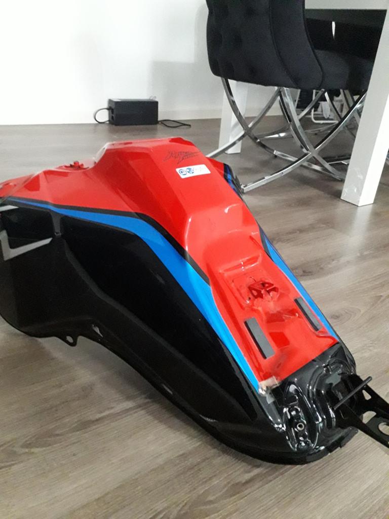 RÉSERVOIR POUR HONDA AFRICA TWIN 1100, Livres, Enlèvement ou Envoi, Comme neuf, Général