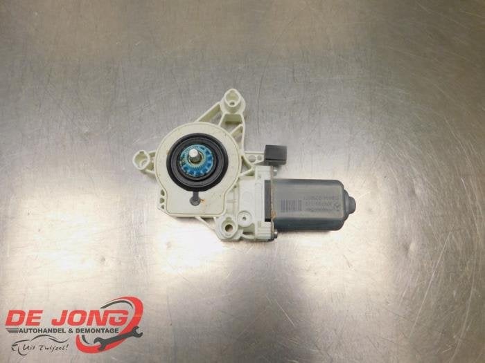 Moteur de vitre portière d'un Mercedes CLA, 3 mois de garantie, Utilisé, -, -
