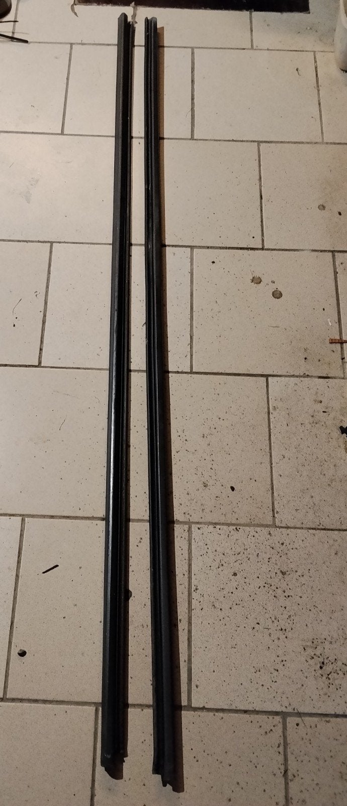 Mercedes w124 baguette étanchéité, Auto-onderdelen, Ophalen, Links