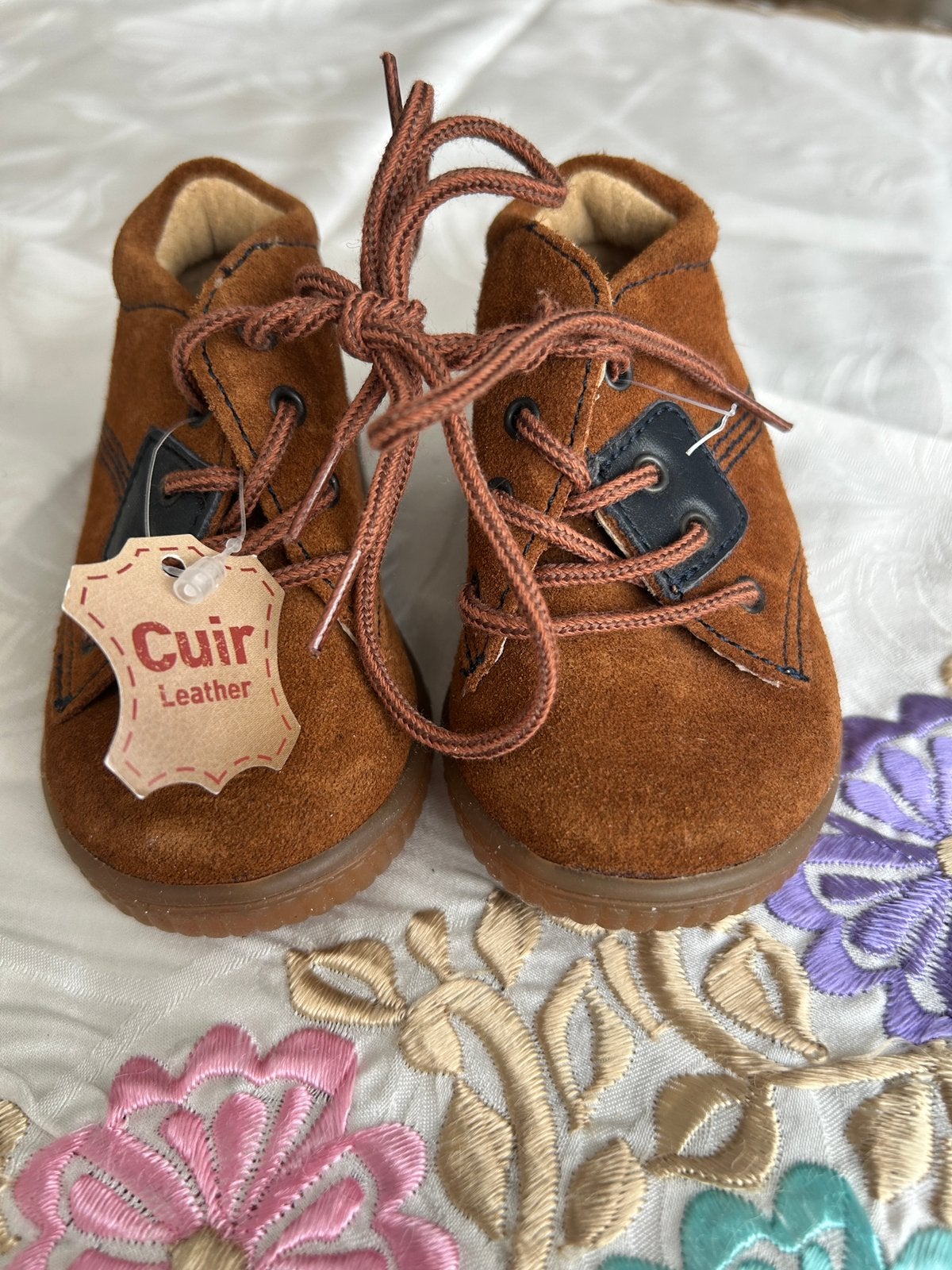 Chaussures Bébé EN CUIR (Neuves avec étiquette) - Taille 17, Enfants & Bébés, Enlèvement ou Envoi, Neuf