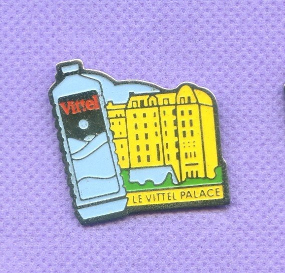 pins eau vittel a196, Collections, Envoi, Utilisé, Marque, Insigne ou Pin's
