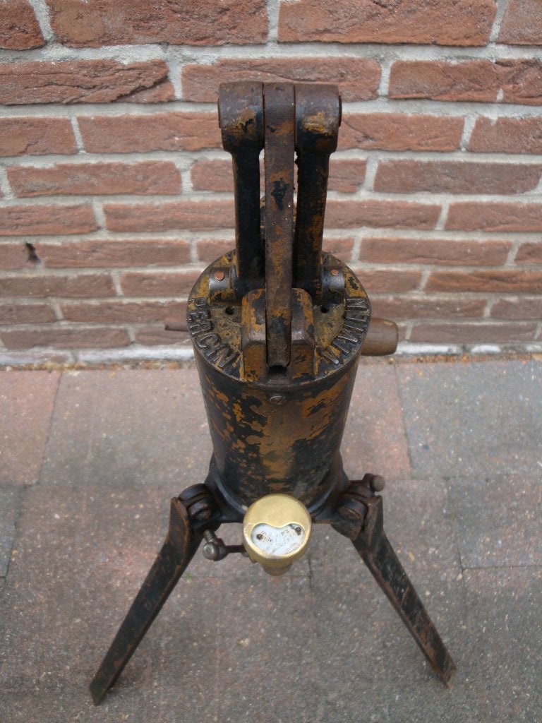 GONFLEUR DE PNEUS ANCIEN 'VIVIEN & PERCIN' 1930 - 1932, Enlèvement ou Envoi