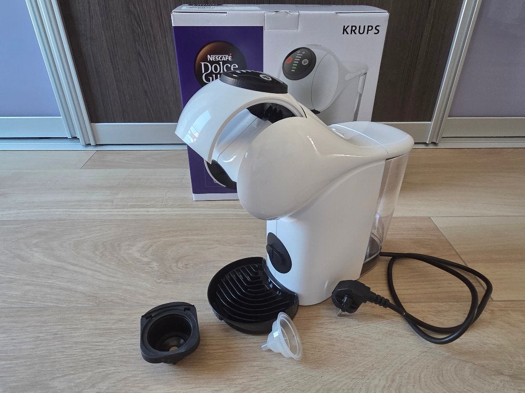 Dolce Gusto Genio S, Ophalen, Zo goed als nieuw, Koffiepads en cups