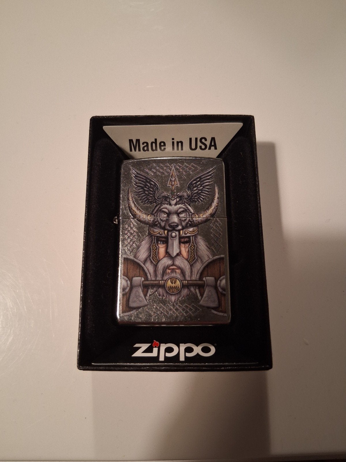 Briquet Zippo Odin, Collections, Articles de fumeurs, Briquets & Boîtes d'allumettes, Enlèvement ou Envoi, Comme neuf, Briquet