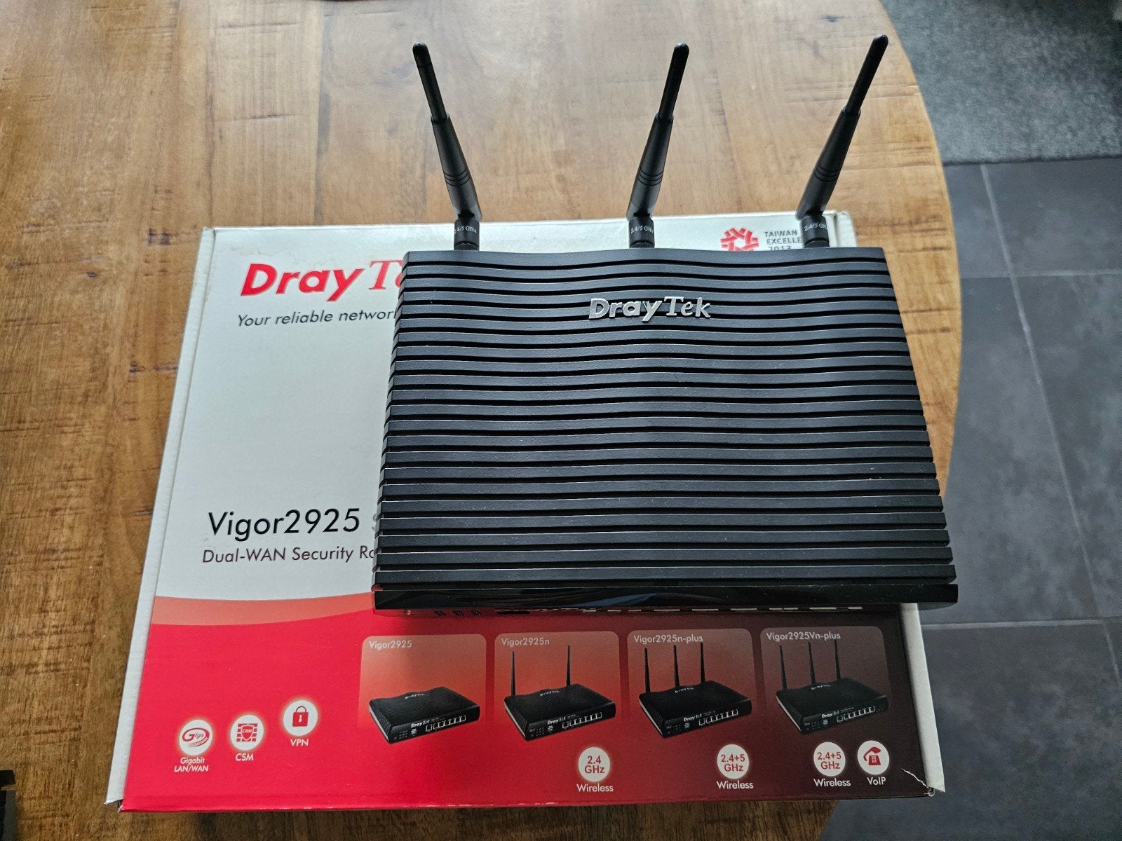 DrayTek Vigor2925n-plus Dual-WAN Security Router, Computers en Software, Routers en Modems, Ophalen, Zo goed als nieuw, Router