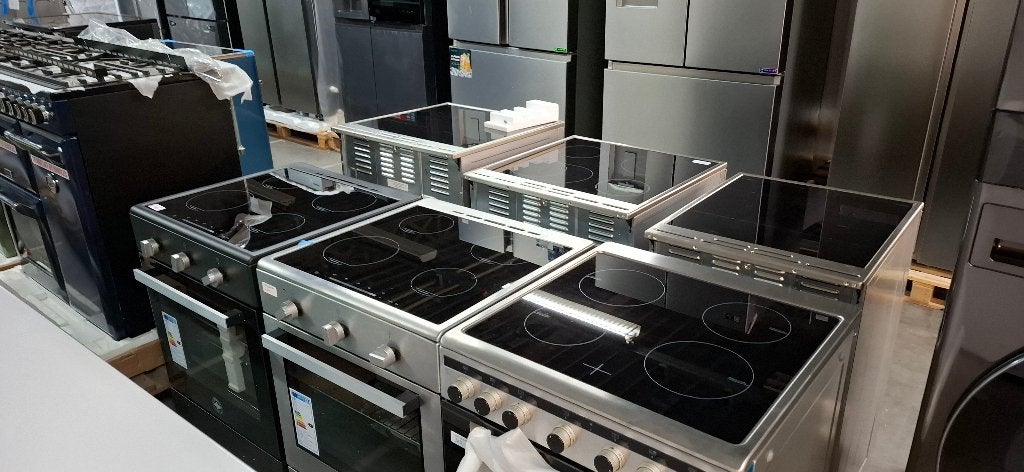 poêles. Samedi 1er août, soldes jusqu'à -40 %, Electroménager, Enlèvement, Neuf