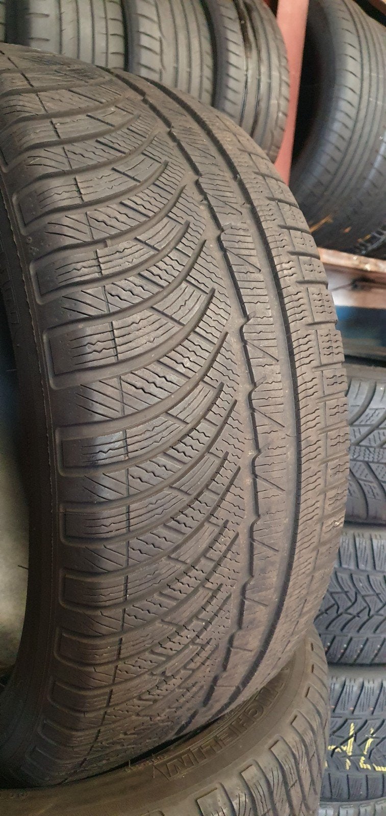 245/45R18 MICHELIN TOP QUALITÉ AVEC MONTAGE ET ÉQUILIBRAGE, Enlèvement