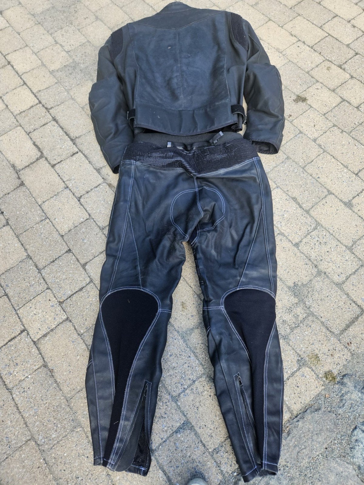 Lederen motopak strada, Ophalen