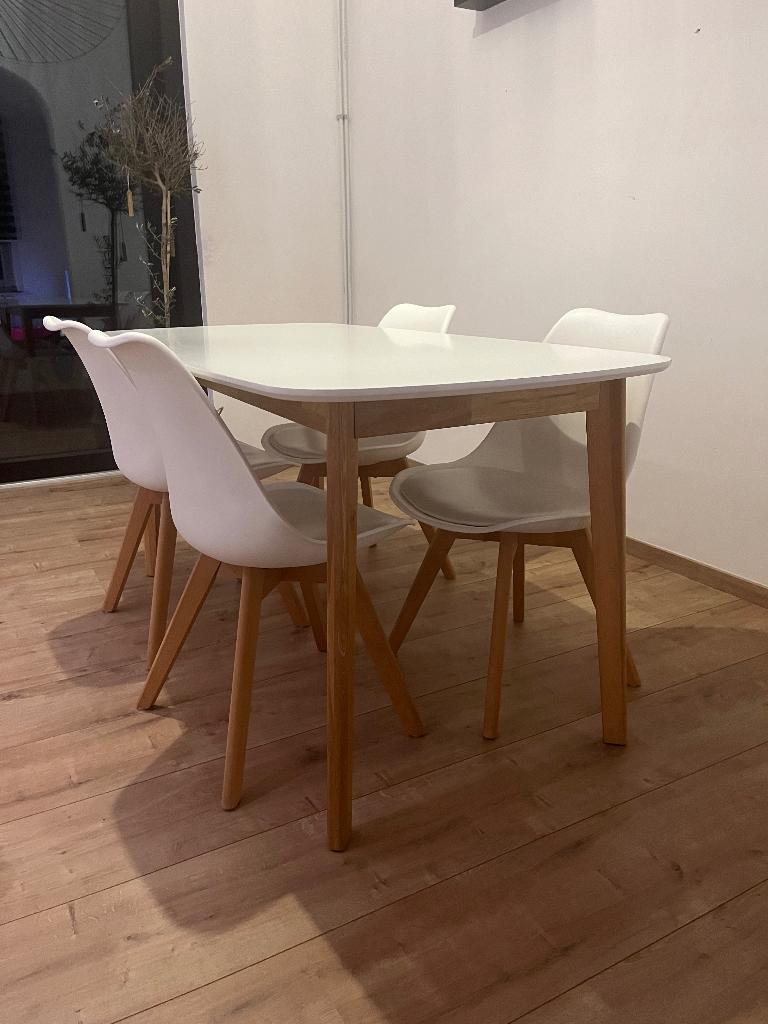 Table de salle à manger et 4 chaises, Quatre personnes, 150 à 200 cm, Synthétique, Enlèvement